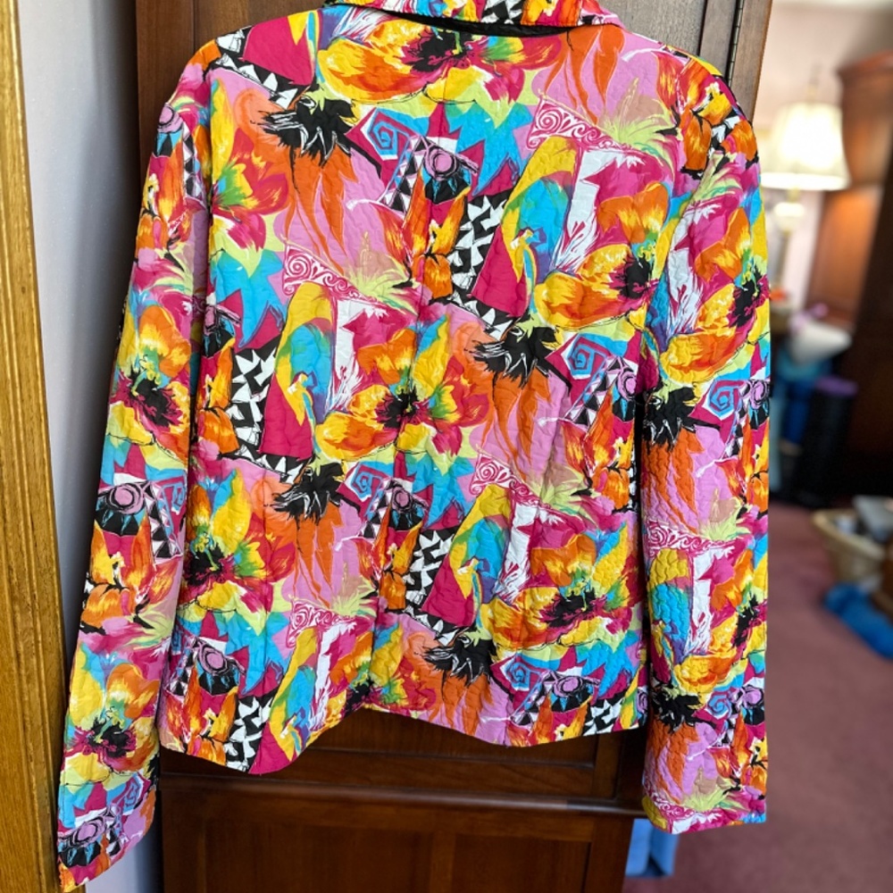 Reversible zip up Jacket! - Picture 6 of 9